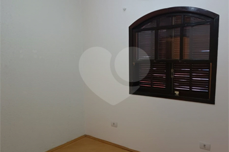 Sobrado à venda com 3 quartos, sendo 1 suíte, em Jardim Santa Mônica, São Paulo, SP