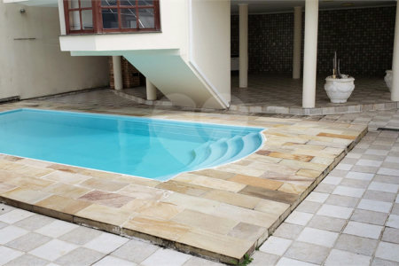 Casa à venda com 4 suítes no condomínio Real Park, Mogi das Cruzes - SP