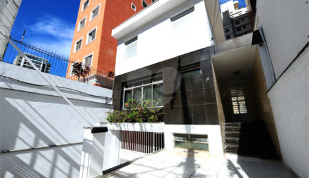 Casa Térrea para alugar com 4 quartos, sendo 1 suíte,  em Vila Mariana, São Paulo, SP