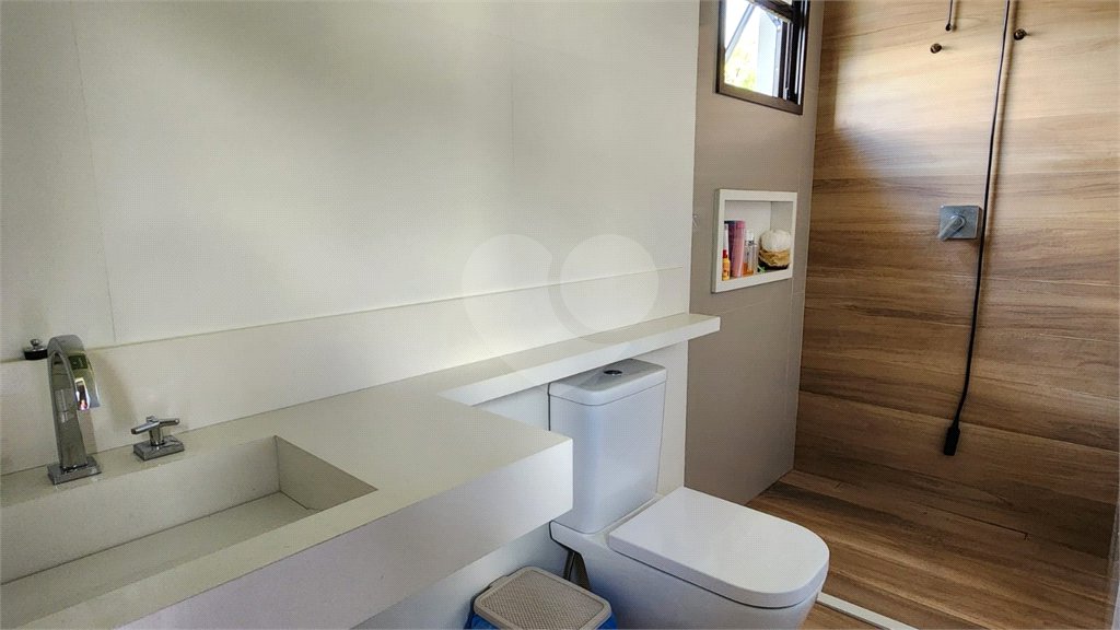 Casa à venda com 3 suítes no condomínio Residencial Jardim Primavera, Louveira - SP