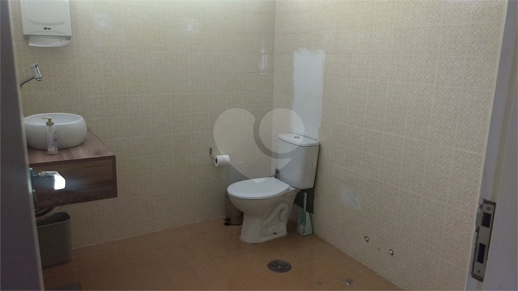 Sobrado à venda com 3 quartos, sendo 1 suíte, em Alto da Boa Vista, São Paulo, SP