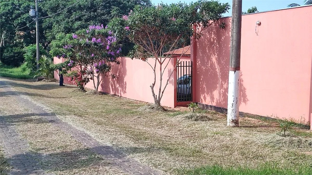 Casa à venda com 3 quartos, sendo 1 suíte, no condomínio Residencial Terras de Vera Cruz, Vera Cruz - SP