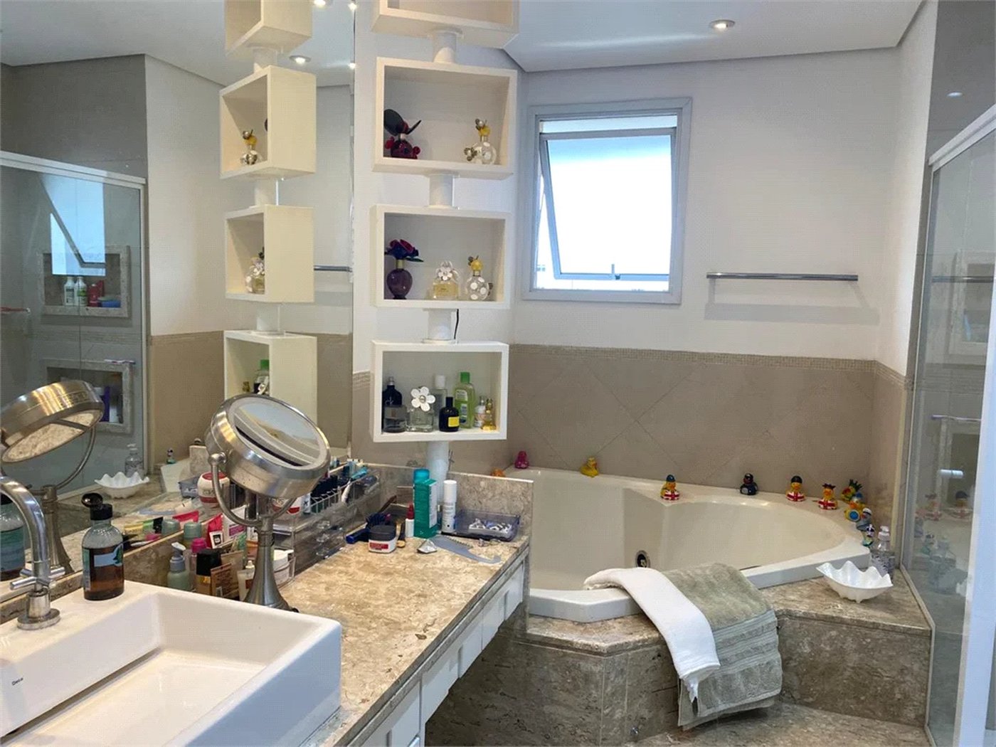Apartamento à venda com 4 suítes em Vila Suzana, São Paulo, SP