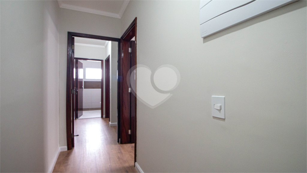 Sobrado à venda com 4 quartos, sendo 1 suíte, em Jardim Peri Peri, São Paulo, SP