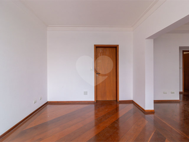 Apartamento à venda com 4 quartos, sendo 3 suítes,  em Chácara Santo Antônio, São Paulo, SP