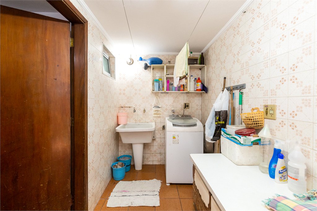 Casa à venda com 4 quartos, sendo 2 suítes, em Campo Belo, São Paulo, SP
