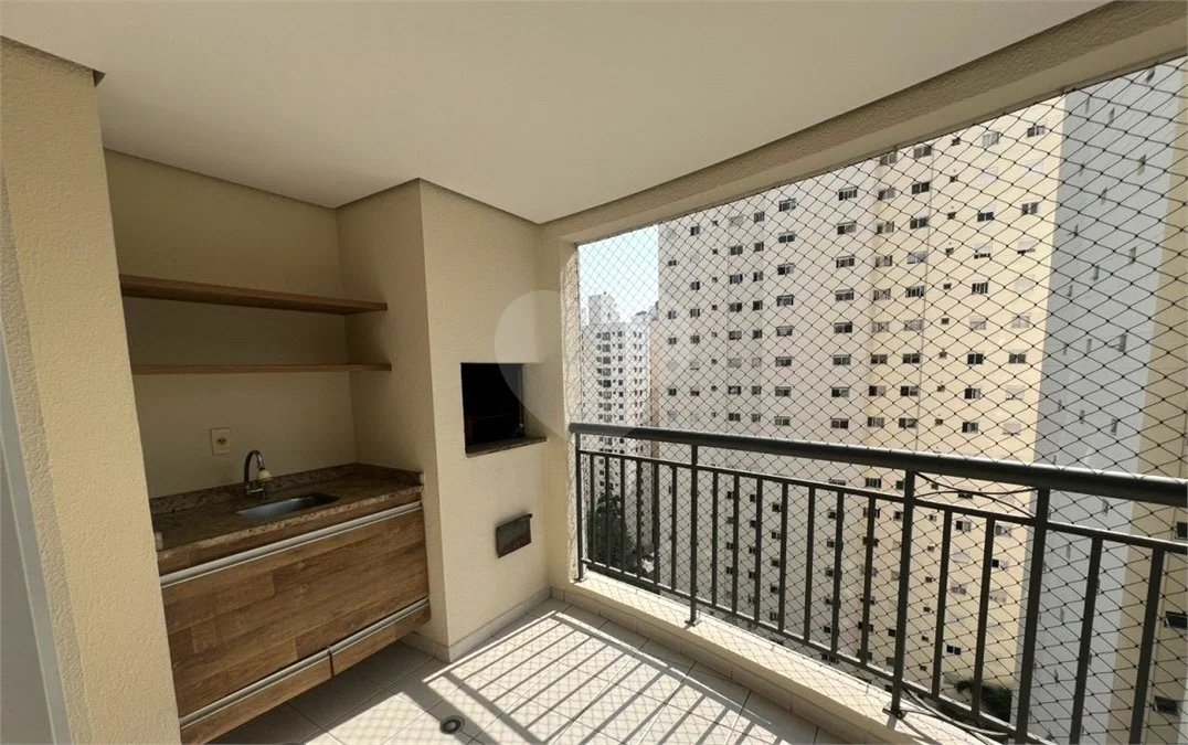 Excelente apartamento de 3 dormitórios, sendo uma Suíte e 2 vagas de garagem.