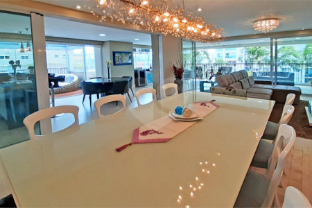 Apartamento à venda com 4 suítes em Campo Belo, São Paulo, SP
