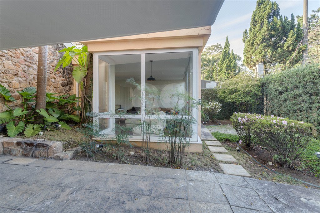 Casa à venda com 4 quartos, sendo 2 suítes, em Chácara Monte Alegre, São Paulo, SP
