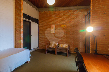 Casa à venda com 4 quartos, sendo 2 suítes, em Jardim Prudência, São Paulo, SP