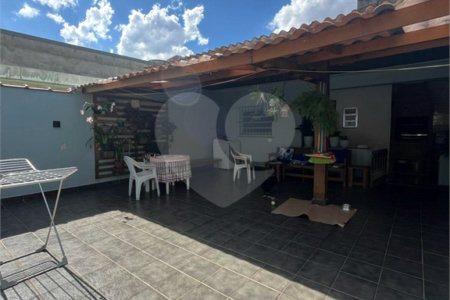 Casa à venda com 3 quartos, sendo 1 suíte,  em Jardim Casablanca, São Paulo, SP
