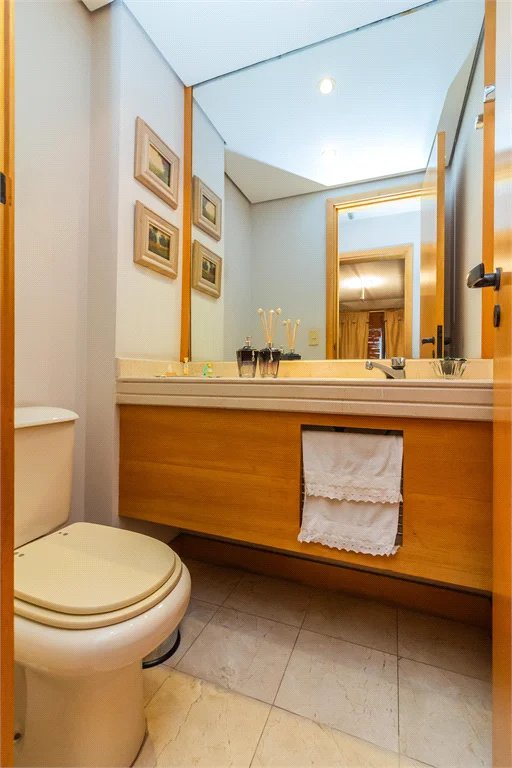 Apartamento à venda com 4 quartos, sendo 3 suítes, em Alto da Lapa, São Paulo, SP