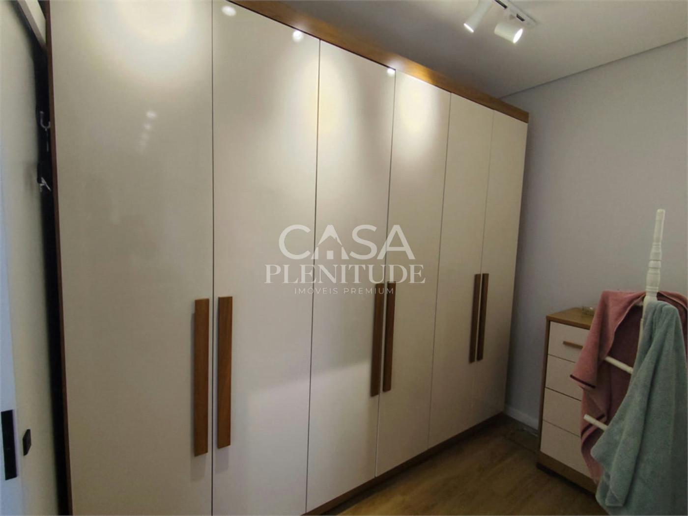 Casa em condomínio à venda com 3 quartos, sendo 1 suíte, em Horto Florestal, Sorocaba, SP