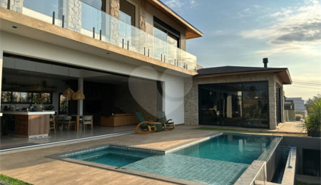 Casa Térrea à venda com 3 suítes em Jardim Leonor, Itatiba, SP