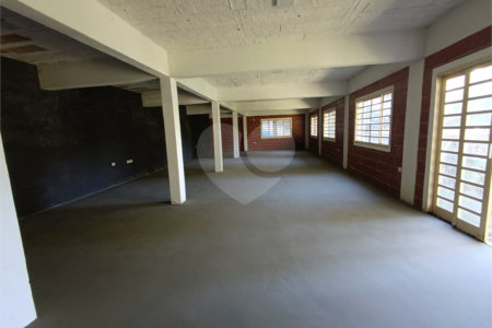 Chácara à venda com 4 quartos, sendo 1 suíte, em Vila Vilma (mailasqui), São Roque, SP