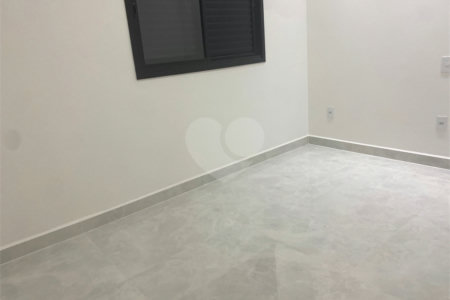 Casa à venda com 3 quartos, sendo 1 suíte, no condomínio Horto Florestal Villagio, Sorocaba - SP