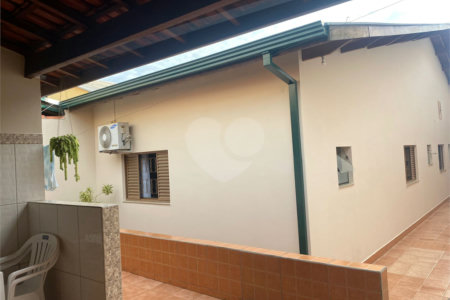 Casa à venda com 2 quartos, sendo 1 suíte, em Vila Deyse, Itapetininga, SP