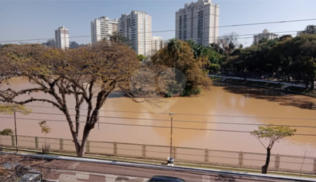 Sobrado à venda com 4 quartos, sendo 1 suíte,  em Vila Rosália, Guarulhos, SP