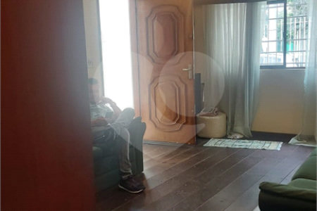 Sobrado à venda com 3 quartos, sendo 1 suíte, em Parque Vitória, São Paulo, SP