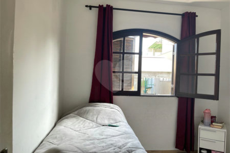 Sobrado à venda com 4 quartos, sendo 2 suítes, em Jardim Marajoara, São Paulo, SP