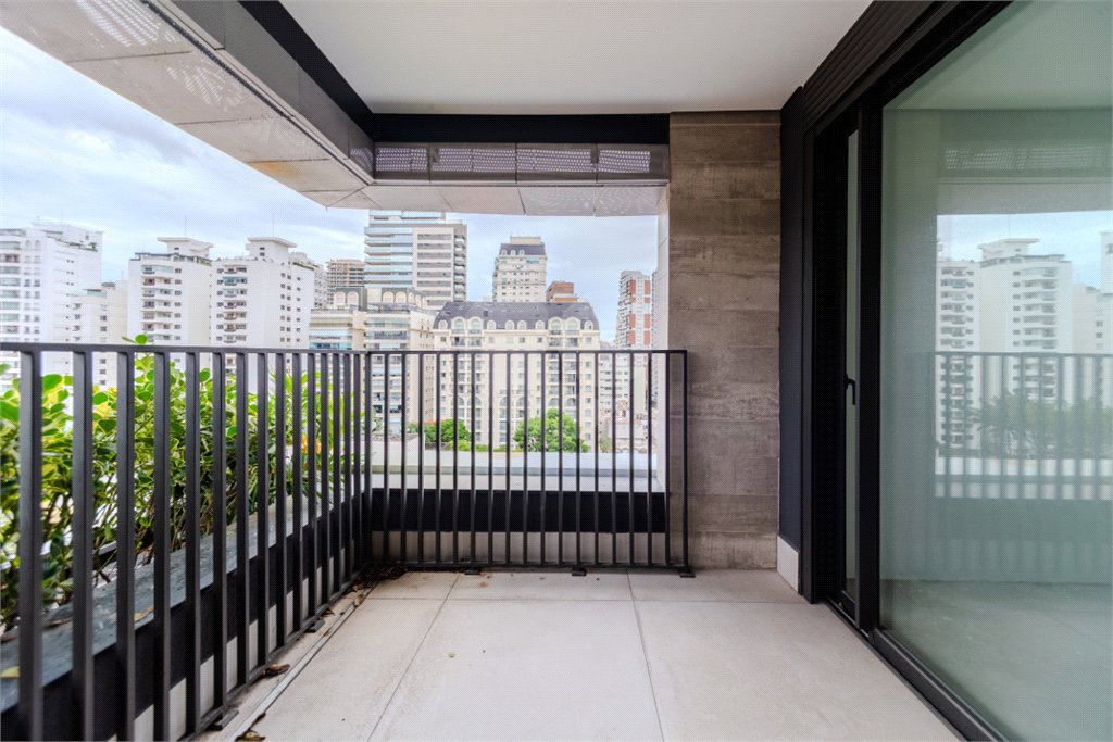 Apartamento à venda com 3 suítes em Vila Nova Conceição, São Paulo, SP