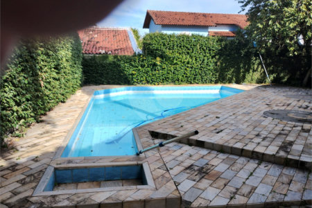 Casa à venda com 5 quartos, sendo 3 suítes, no condomínio Vilarejo, Rio de Janeiro - RJ