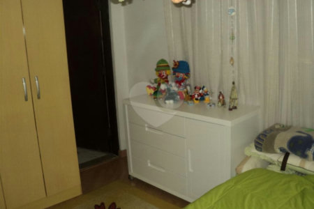 Casa Térrea à venda com 3 suítes em Vila Paulicéia, São Paulo, SP