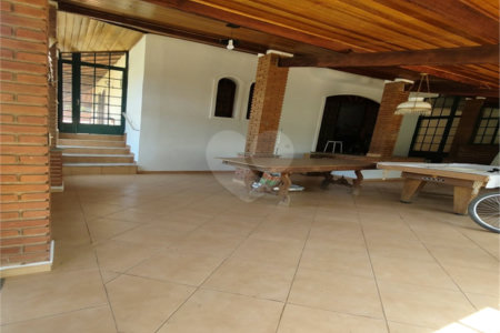 Chácara à venda com 5 quartos, sendo 3 suítes, em Chácaras Fernão Dias, Atibaia, SP