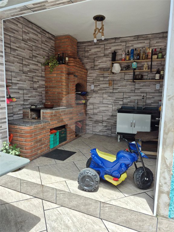 Sobrado à venda com 3 quartos, sendo 1 suíte, em Jardim Modelo, Suzano, SP
