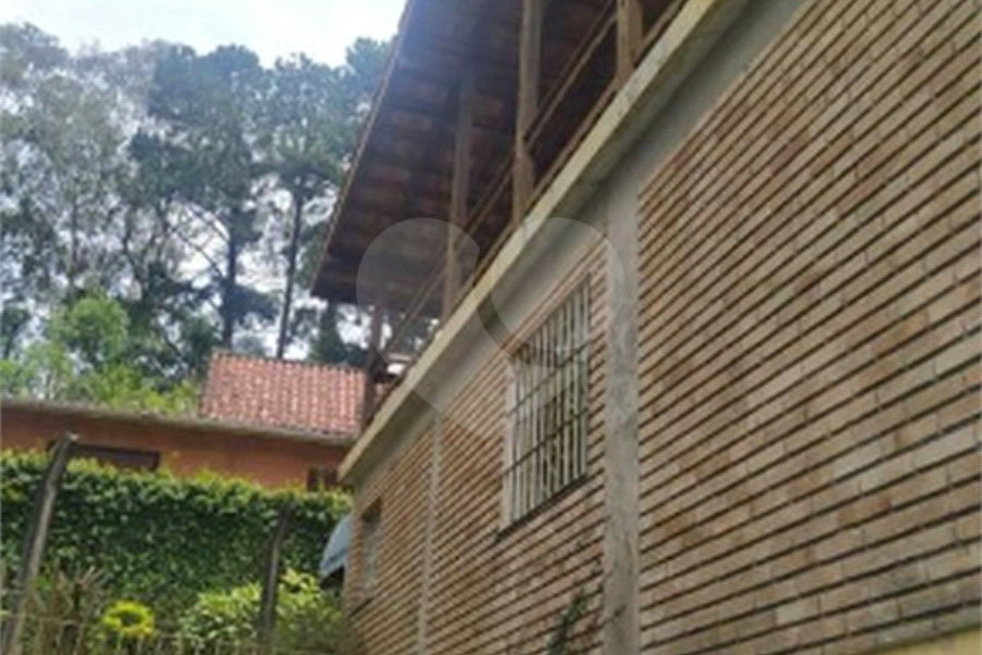 Casa à venda com 5 quartos, sendo 1 suíte, em Mantiqueira, Mairiporã, SP