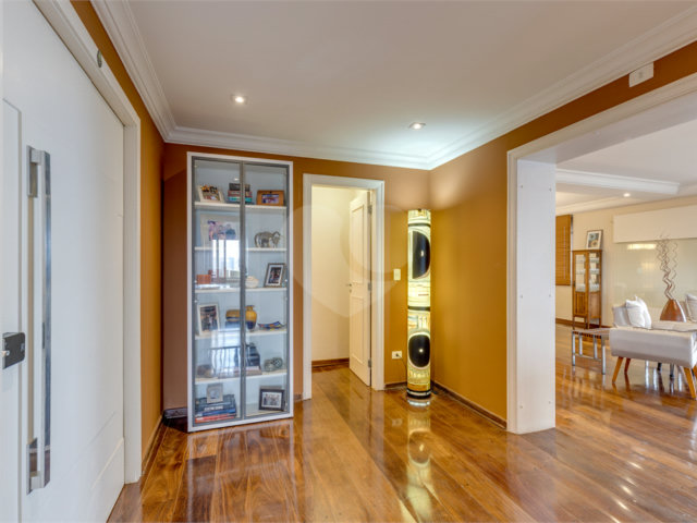 Apartamento à venda com 4 suítes em Jardim Marajoara, São Paulo, SP