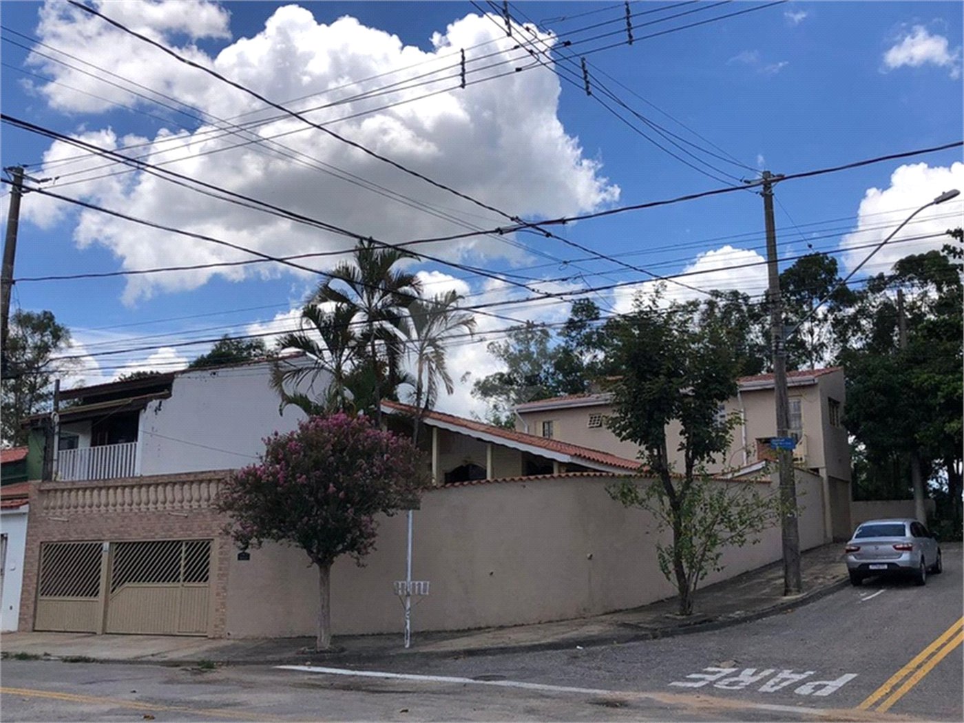 Casa à venda com 4 quartos, sendo 1 suíte, em Jardim Rosália Alcolea, Sorocaba, SP