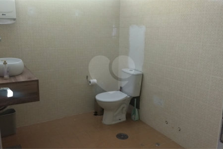Sobrado à venda com 3 quartos, sendo 1 suíte, em Alto da Boa Vista, São Paulo, SP
