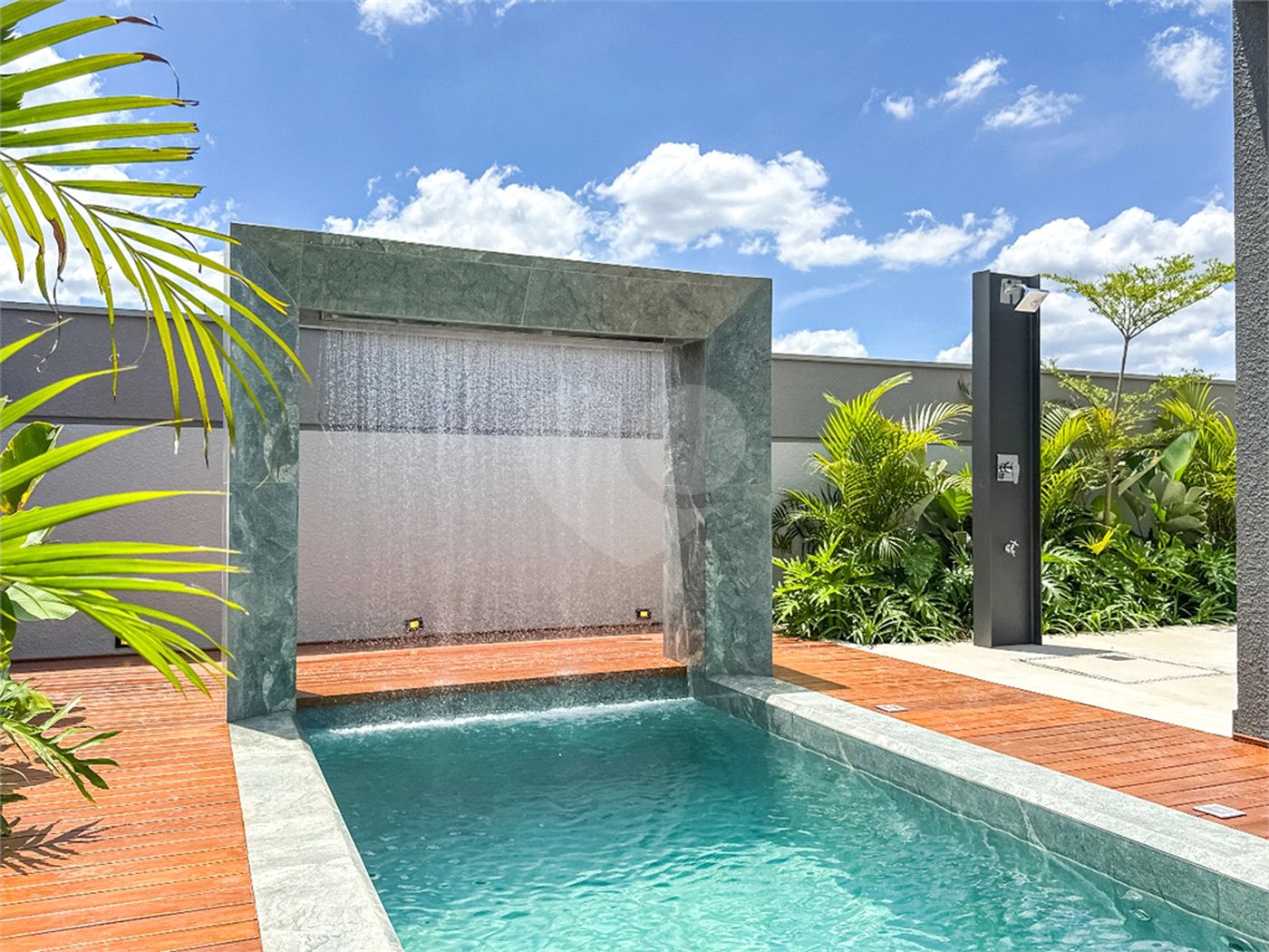 Casa à venda com 3 suítes no condomínio Villa dos Pinheiros, Indaiatuba - SP