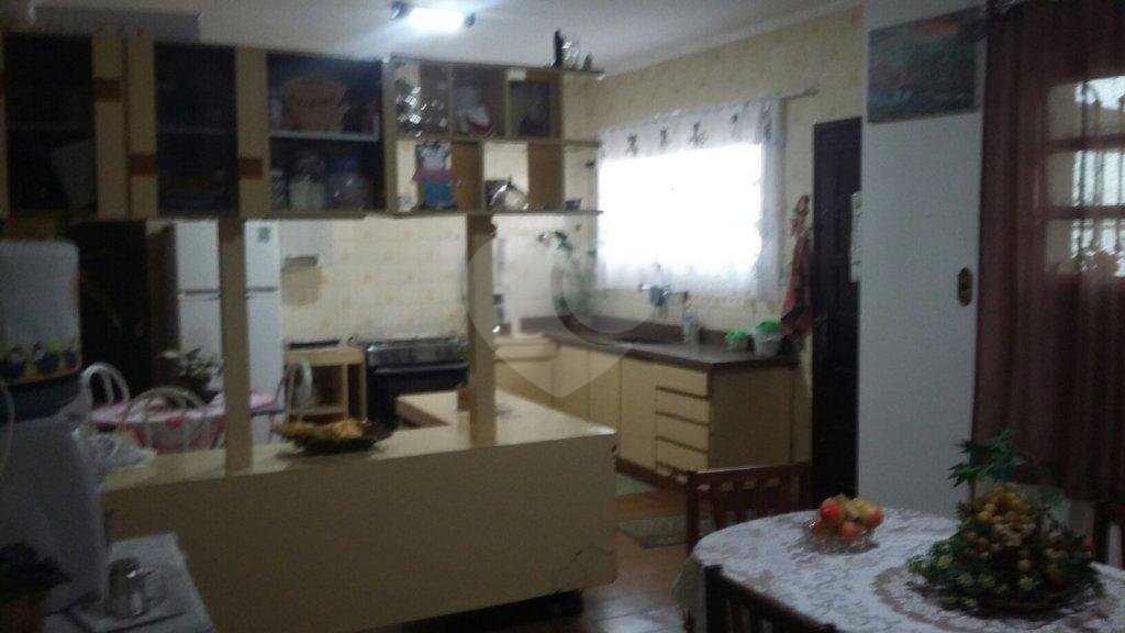 Casa Térrea à venda ou para alugar com 3 quartos, sendo 1 suíte, em Vila Galvão, Guarulhos, SP