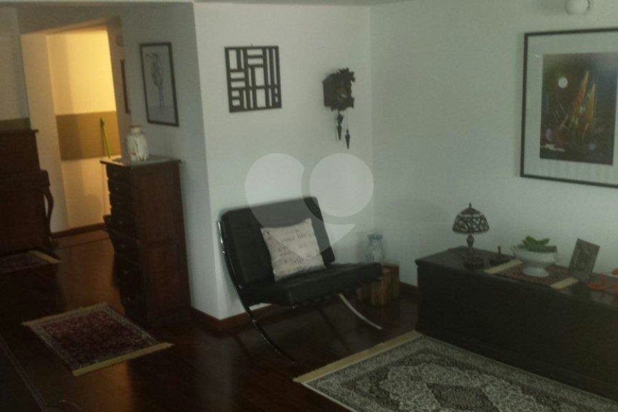 Casa à venda com 3 suítes em Jardim Franca, São Paulo, SP