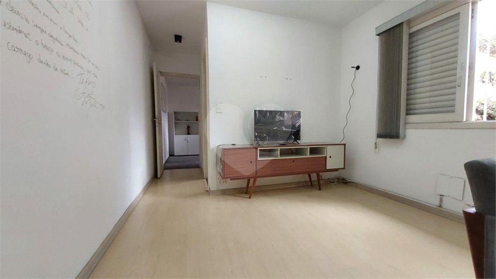 Casa à venda com 4 quartos, sendo 2 suítes,  em Vila Alexandria, São Paulo, SP