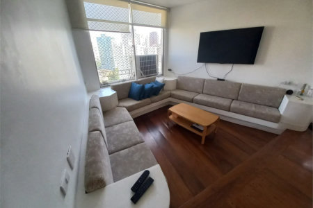 Apartamento à venda com 3 quartos, sendo 1 suíte,  em Vila Andrade, São Paulo, SP