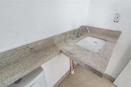 Apartamento à venda com 3 suítes em Vila Firmiano Pinto, São Paulo, SP