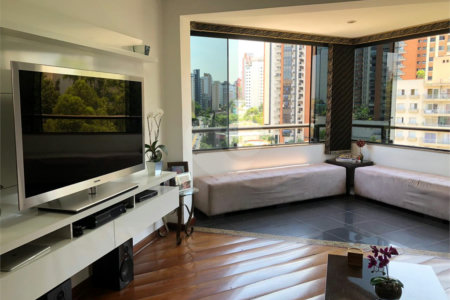 Cobertura à venda com 5 quartos, sendo 3 suítes, em Vila Andrade, São Paulo, SP