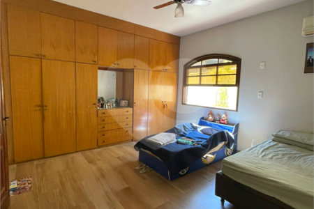 Casa Térrea à venda com 5 quartos, sendo 2 suítes, em Campo Grande, Rio de Janeiro, RJ