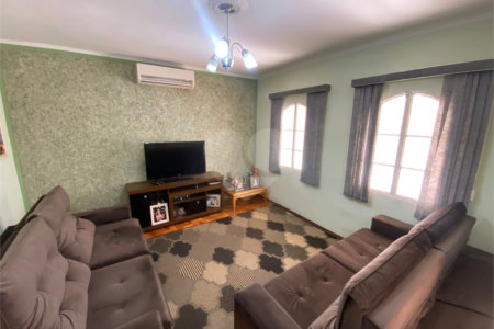 Casa térrea para venda, na Vila Marcelino.
