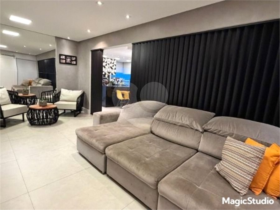 Apartamento com 120m², 3 dormitórios, sendo 3 suítes, 2 vagas de garagem, à venda no Tatuapé.