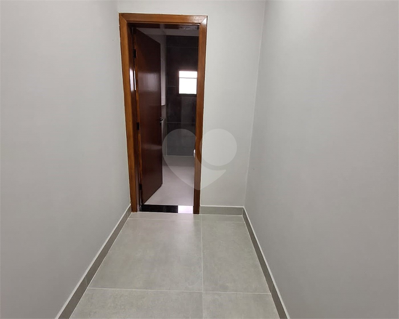 Casa à venda com 3 quartos, sendo 1 suíte,  no condomínio Helena Maria, Sorocaba - SP