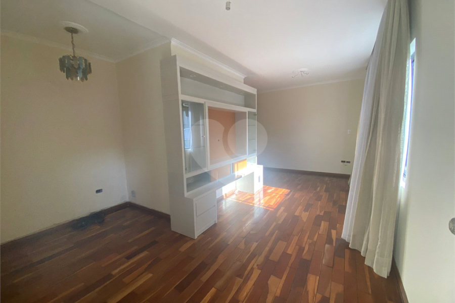 Sobrado à venda com 3 quartos, sendo 1 suíte, em Tremembé, São Paulo, SP
