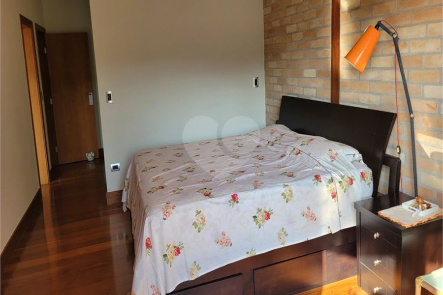 Casa à venda com 4 quartos, sendo 2 suítes, no condomínio Alpes da Cantareira, Mairiporã - SP