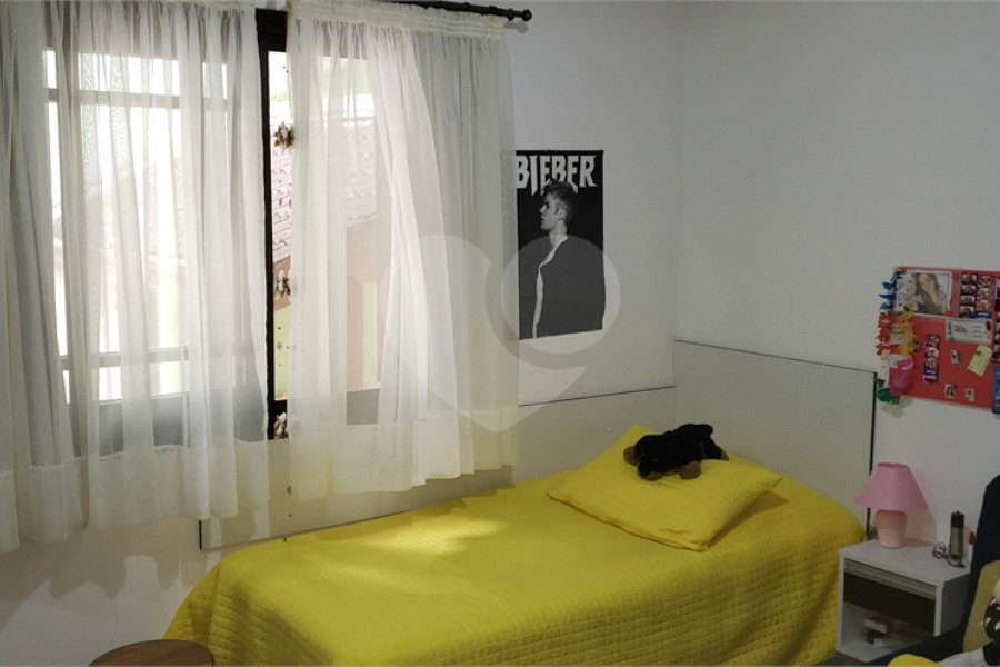 Casa à venda com 3 quartos, sendo 1 suíte, no condomínio Alpes da Cantareira, Mairiporã - SP