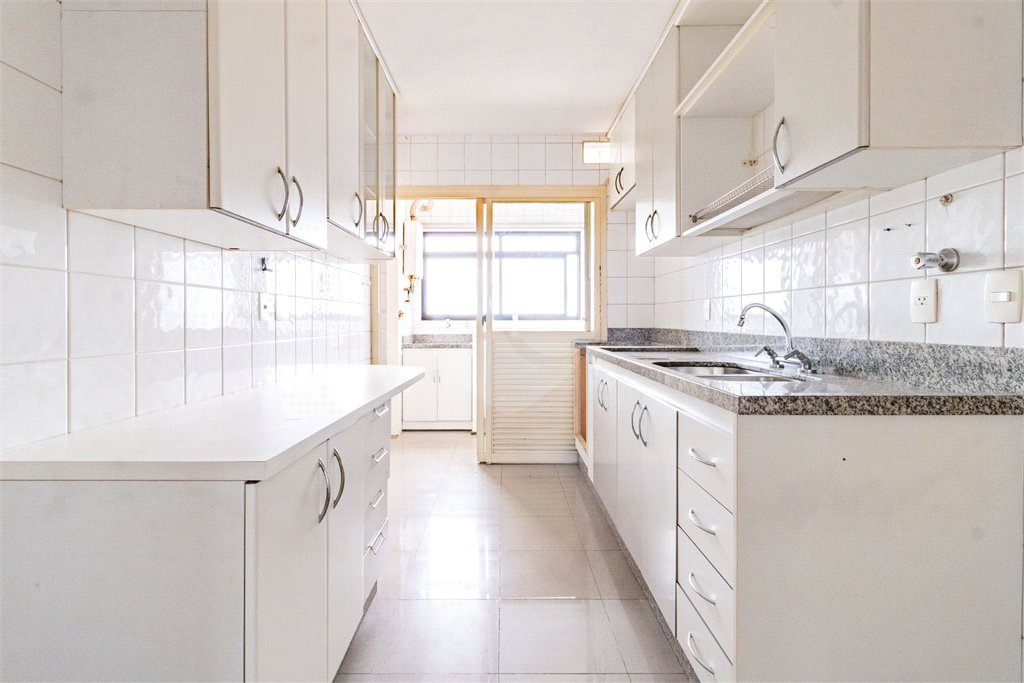 Apartamento para venda com 96 m², 3 dormitórios, 3 vagas no Alto de Pinheiros!