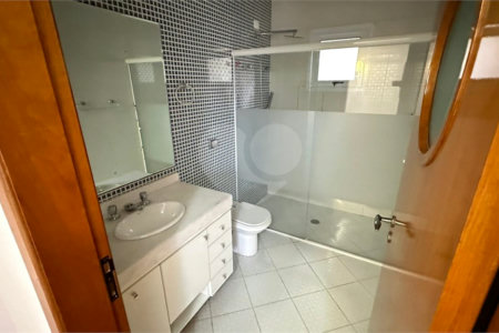 Casa à venda com 4 quartos, sendo 3 suítes, em Vila Galvão, Guarulhos, SP