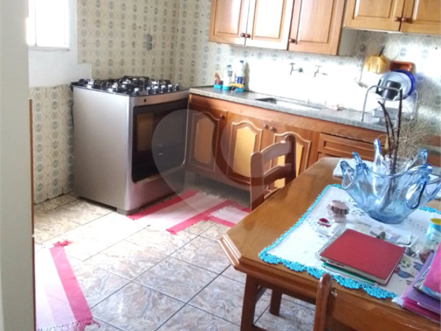 Sobrado à venda com 6 quartos em Horto, São Paulo, SP